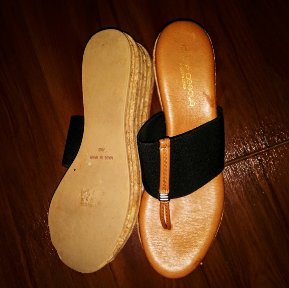 Andre Assous 'Noa' Slide Wedge - Picture 4 of 7